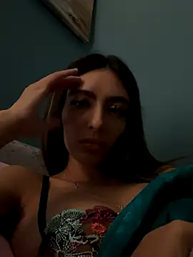 Snapshot of RoseyMae chatting on October 19, 3:04 pm RoseyMae online show from October 19, 3:04 pm