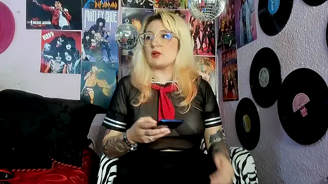 Avril Maria online show from April 30, 7:54 pm