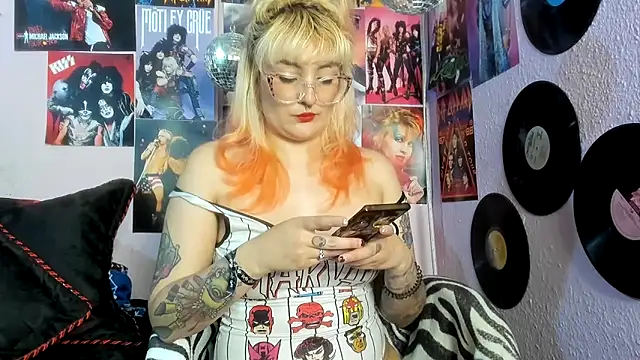 Avril Maria online show from March 16, 8:33 pm