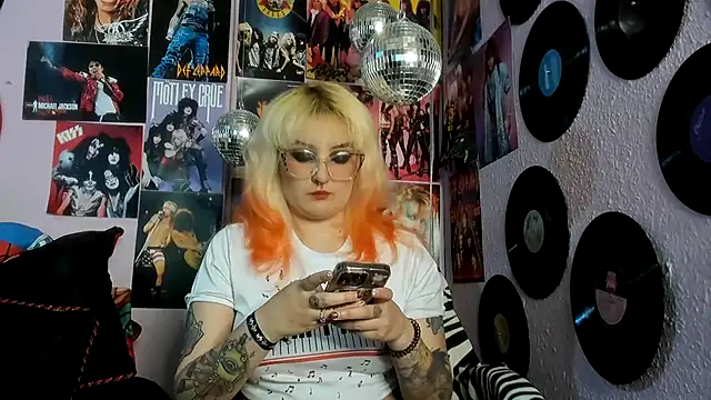 Avril Maria online show from March 8, 10:35 pm