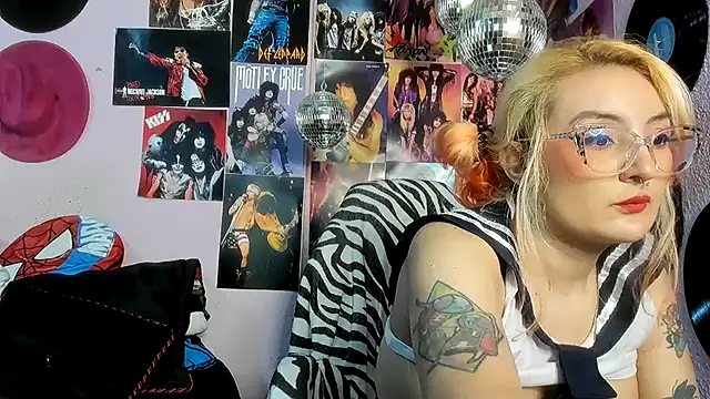 Avril Maria online show from March 1, 7:47 pm