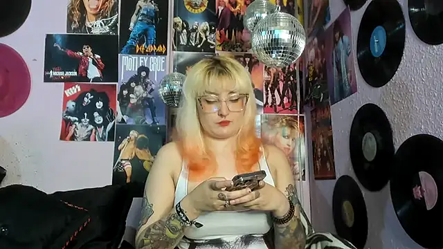 Avril Maria online show from March 28, 5:14 pm