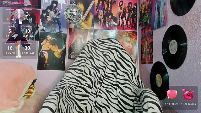 Snapshot of Avril_Maria chatting on November 10, 6:57 pm Avril Maria online show from November 10, 6:57 pm