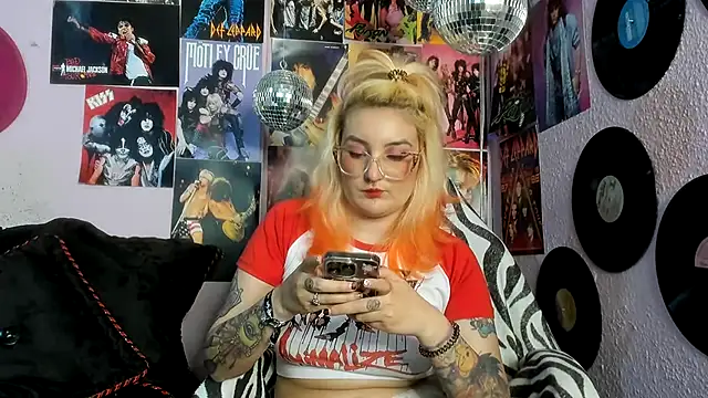 Avril Maria online show from March 3, 9:44 pm