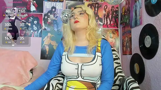 Snapshot of Avril_Maria chatting on December 3, 6:51 pm Avril Maria online show from December 3, 6:51 pm