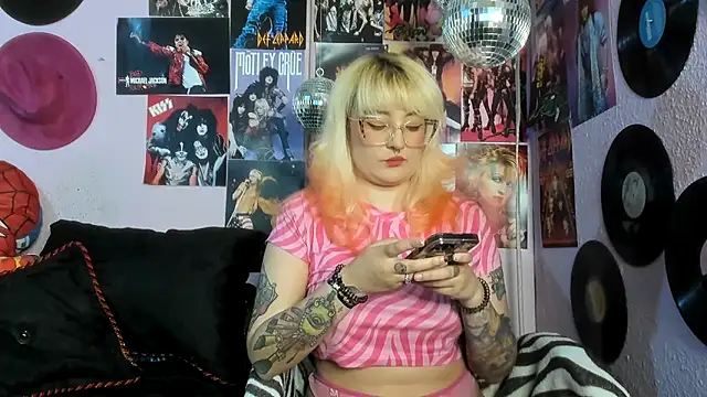 Avril Maria online show from March 27, 5:14 pm