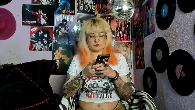 Avril Maria online show from March 18, 6:31 pm