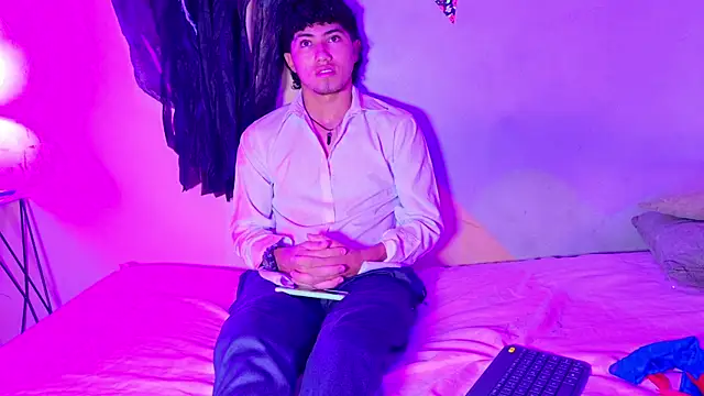 Laura and Kevin online show from October 31, 1:30 pm