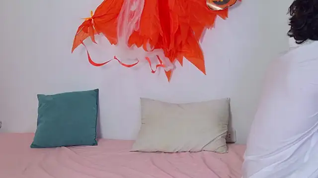 Laura and Kevin online show from October 17, 4:20 pm