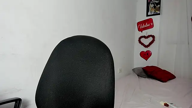 Laura and Kevin online show from February 24, 8:42 pm