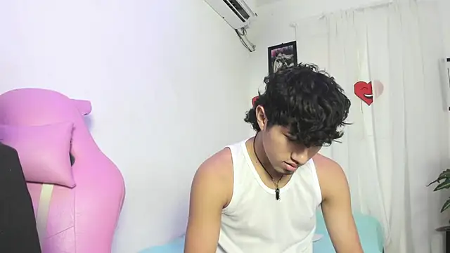 Laura and Kevin online show from February 12, 8:19 pm