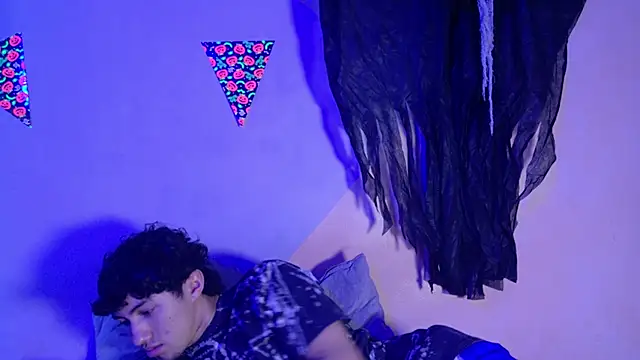 Laura and Kevin online show from October 11, 2:18 pm