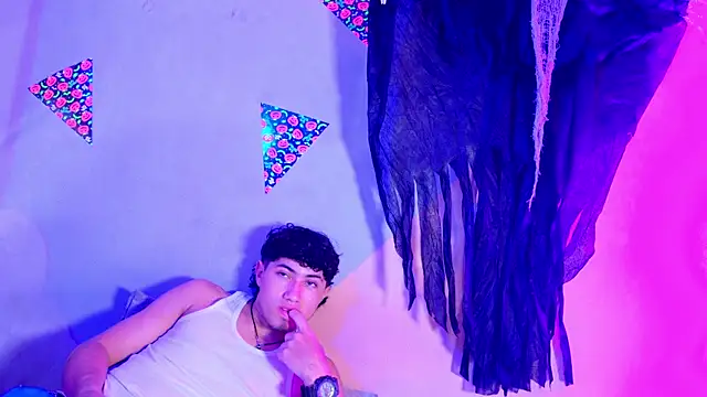 Laura and Kevin online show from October 25, 1:45 pm