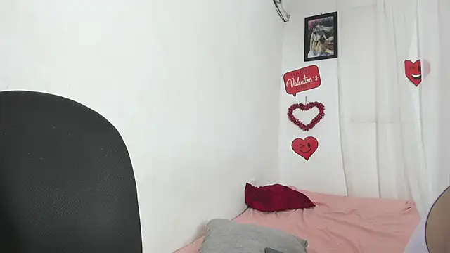 Laura and Kevin online show from February 19, 9:12 pm