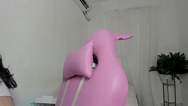 Laura and Kevin online show from January 16, 8:35 pm