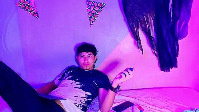 Laura and Kevin online show from October 28, 1:43 pm