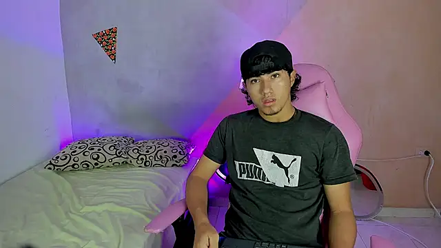 Laura and Kevin online show from November 20, 3:12 pm