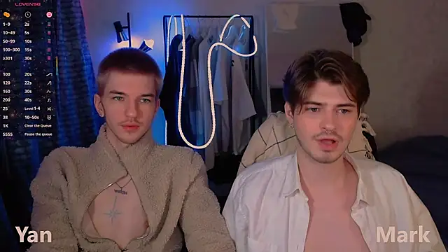 Snapshot of itsyanbb chatting on December 15, 4:51 am itsyanbb online show from December 15, 4:51 am