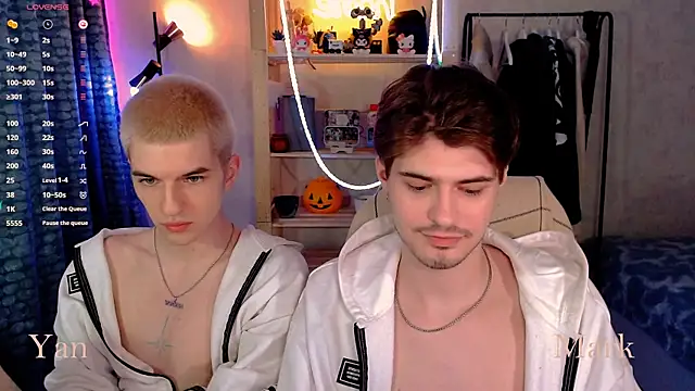 Snapshot of itsyanbb chatting on April 4, 3:40 pm itsyanbb online show from April 4, 3:40 pm