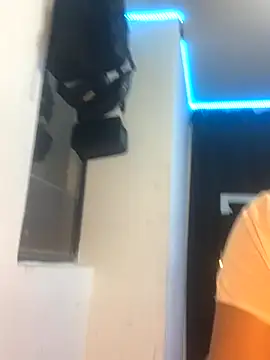 Snapshot of zoeandangel chatting on November 5, 6:49 am zoeandangel online show from November 5, 6:49 am