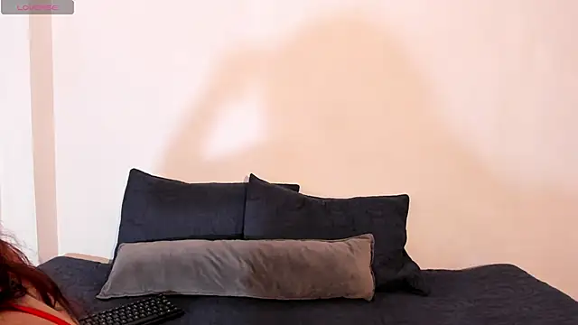 Lia Rousse0 online show from February 14, 9:15 pm