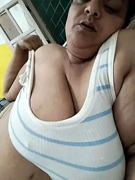 Snapshot of Vydinha chatting on November 12, 11:52 pm Vydinha online show from November 12, 11:52 pm