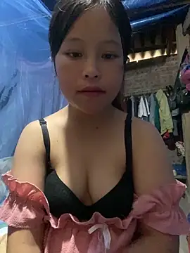 Snapshot of O_o_UwU_o_O chatting on October 29, 7:40 am O o UwU o O online show from October 29, 7:40 am