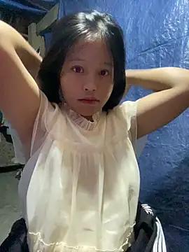 Snapshot of O_o_UwU_o_O chatting on October 8, 3:19 am O o UwU o O online show from October 8, 3:19 am