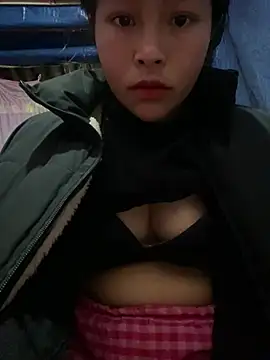 O o UwU o O online show from February 10, 6:23 am