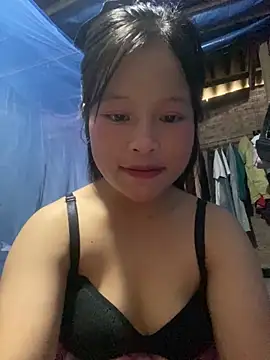 Snapshot of O_o_UwU_o_O chatting on October 15, 1:48 am O o UwU o O online show from October 15, 1:48 am