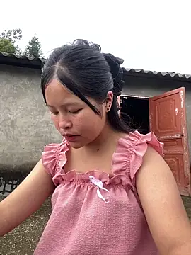 Snapshot of O_o_UwU_o_O chatting on November 6, 2:04 am O o UwU o O online show from November 6, 2:04 am