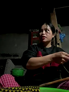 Snapshot of O_o_UwU_o_O chatting on November 18, 1:43 am O o UwU o O online show from November 18, 1:43 am