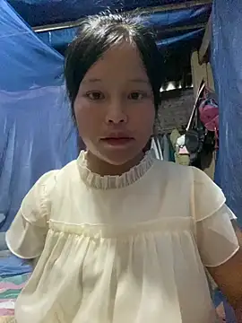 Snapshot of O_o_UwU_o_O chatting on October 18, 8:27 am O o UwU o O online show from October 18, 8:27 am