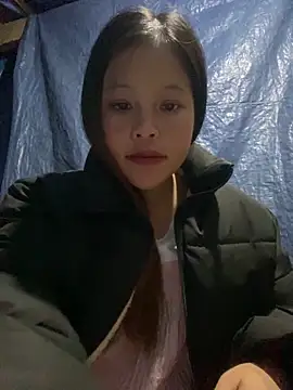 Snapshot of O_o_UwU_o_O chatting on December 15, 1:55 am O o UwU o O online show from December 15, 1:55 am