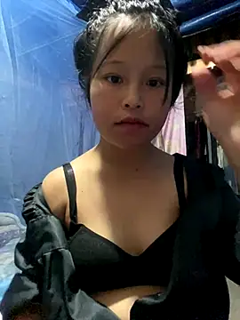 Snapshot of O_o_UwU_o_O chatting on October 30, 8:12 am O o UwU o O online show from October 30, 8:12 am