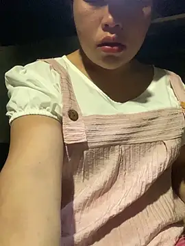 Snapshot of O_o_UwU_o_O chatting on December 15, 2:01 pm O o UwU o O online show from December 15, 2:01 pm