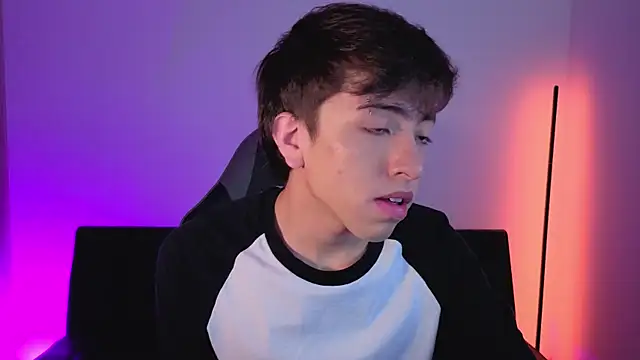 onlinenico online show from November 26, 8:09 pm