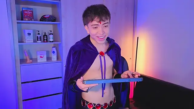 onlinenico online show from October 24, 8:08 pm