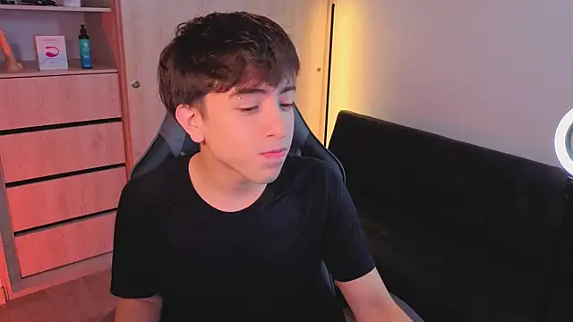 onlinenico online show from October 8, 8:09 pm