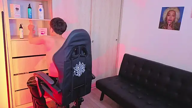 onlinenico online show from September 12, 8:08 pm