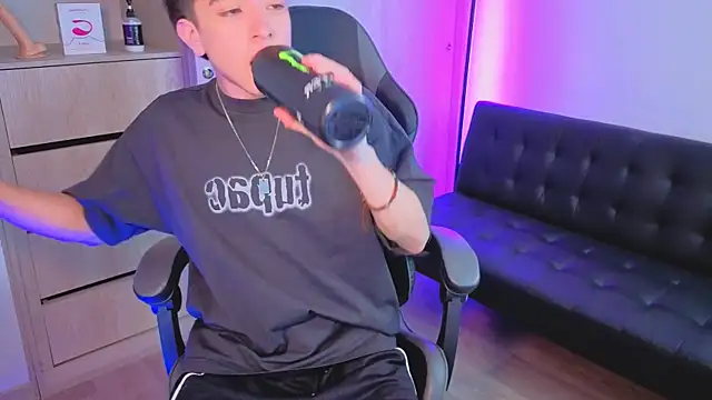 onlinenico online show from October 29, 8:08 pm