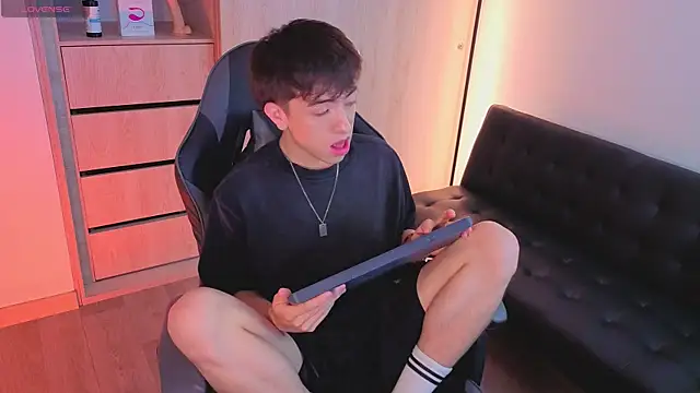 onlinenico online show from November 4, 8:12 pm