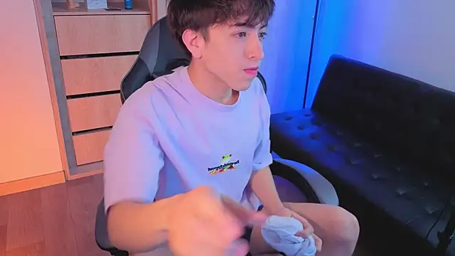 onlinenico online show from October 15, 8:06 pm