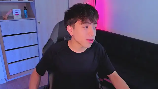 onlinenico online show from October 3, 8:10 pm