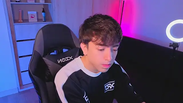 onlinenico online show from October 17, 7:59 pm