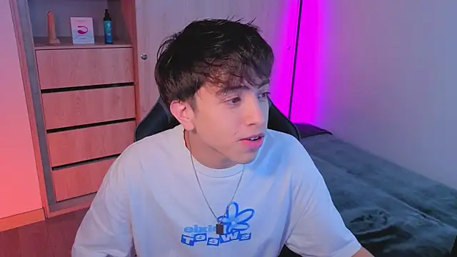 onlinenico online show from October 10, 8:09 pm