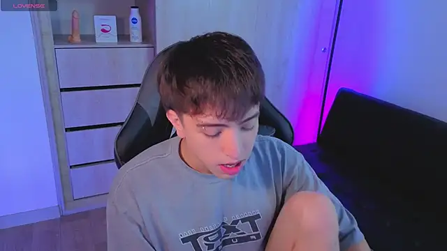 onlinenico online show from October 25, 8:09 pm