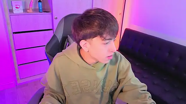 onlinenico online show from September 26, 10:05 pm