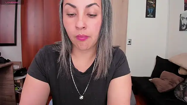 moonligth18 online show from April 16, 9:39 pm