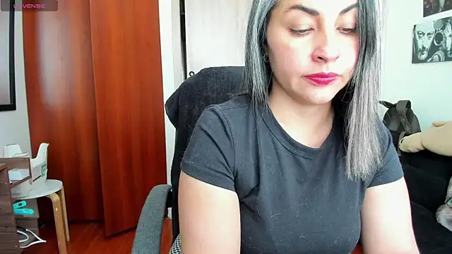 moonligth18 online show from April 3, 8:59 pm